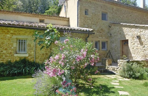 Caderousse Apartment | Apartment in Caderousse with Pool