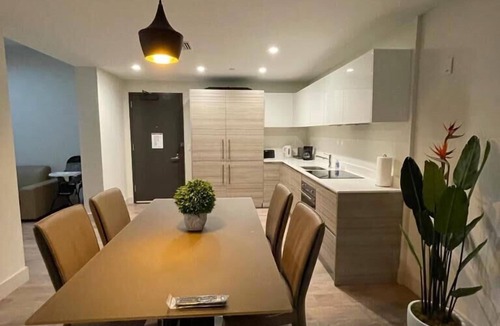 Hollywood Apartment | Apartment in CH. Ocean View, Pool, Parking*