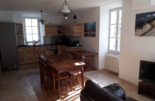 Banon Apartment | Apartment in character house with garden and swimming pool