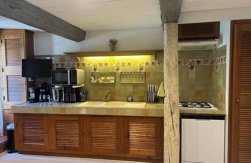 Caveirac Apartment | Apartment in charming villa with swimming pool.