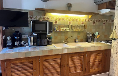 Caveirac Apartment | Apartment in charming villa with swimming pool.