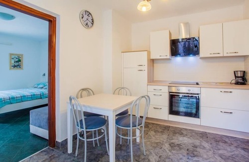 Cres Apartment | Apartment in Cres with Balcony, Air condition, WIFI, Washing machine (4249-2)