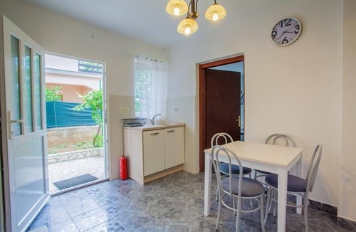 Cres Apartment | Apartment in Cres with Balcony, Air condition, WIFI, Washing machine (4249-2)