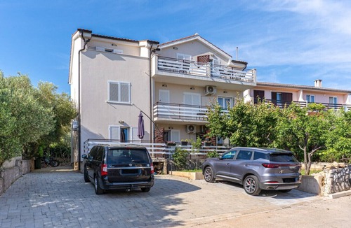 Cres Apartment | Apartment in Cres with Seaview, Balcony, Air condition, WIFI (4249-1)