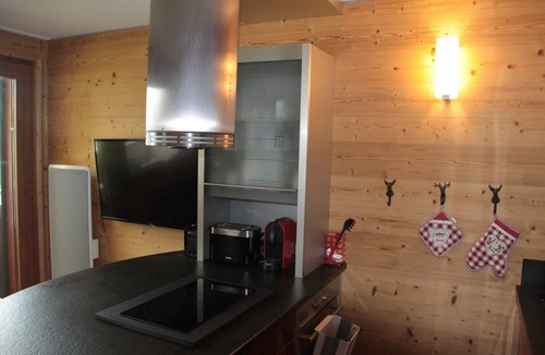 Doucy-Combelouviere Apartment | Apartment in Doucy with Mountain Views