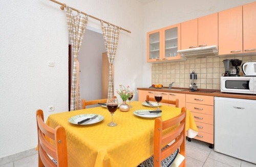 Drage Apartment | Apartment in Drage with Seaview, Balcony, Air condition, WIFI (566-1)