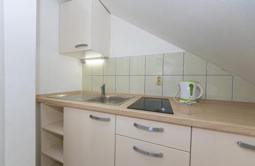 Drasnice Apartment | Apartment in Drasnice with sea view, terrace, air conditioning, WiFi 4992-2