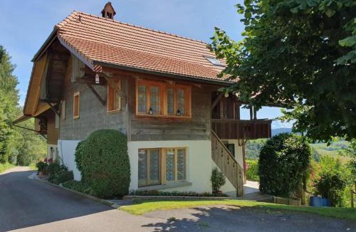 Oberbalm Apartment | Apartment in einem heimeligen Berner-Stöckli by Interhome