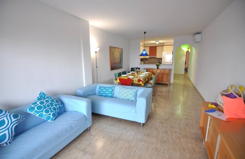 Empuriabrava Apartment | Apartment in Empuriabrava, Costa Brava! Beachfront, Sea Views, 3 Bedrooms, Equipped Kitchen. Book now!