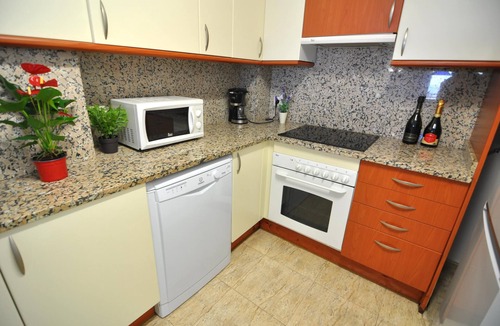 Empuriabrava Apartment | Apartment in Empuriabrava, Costa Brava! Beachfront, Sea Views, 3 Bedrooms, Equipped Kitchen. Book now!