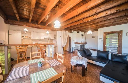 Dombasle-devant-Darney Apartment | Apartment in Darney with Meadow Views