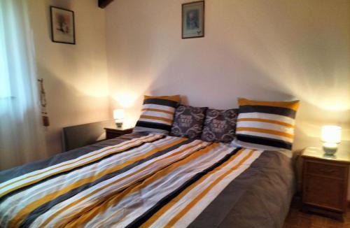 Dombasle-devant-Darney Apartment | Apartment in Darney with Meadow Views