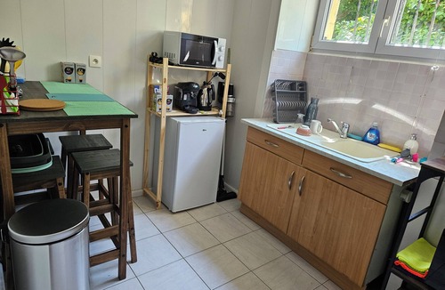 Salignac-Eyvignes Apartment | Apartment in the heart of the village of Salignac