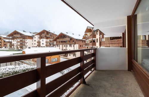 Les Esserts Apartment | Apartment in France with Ski Slope Access