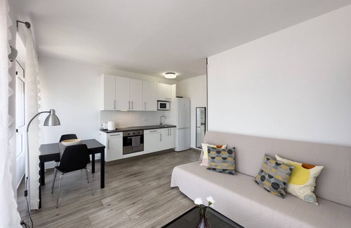 Gava Apartment | Apartment in Gavá with swimming pool
