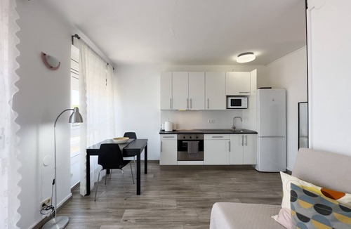 Gava Apartment | Apartment in Gavá with swimming pool