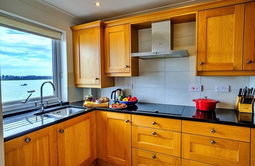 Burnham-on-Crouch Apartment | Apartment in Burnham with River Views