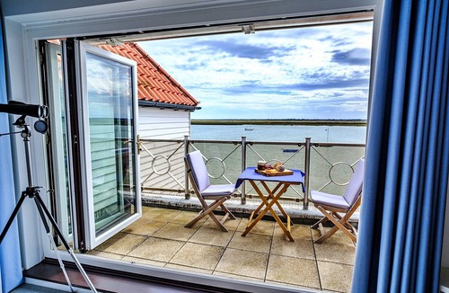 Burnham-on-Crouch Apartment | Apartment in Burnham with River Views