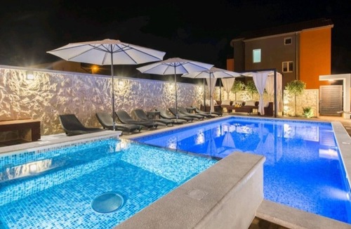 Grebastica Apartment | Apartment in Grebaštica with Seaview, Terrace, Air condition, WIFI (886-3)