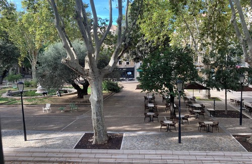 Quartier Administrations Apartment | Apartment in Haussmann building