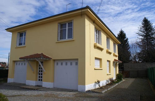 Tarbes Apartment | Apartment in house