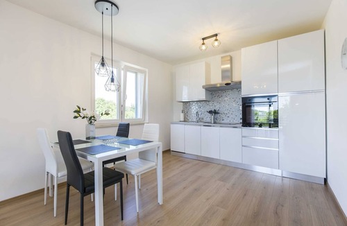 Ripenda Verbanci Apartment | Apartment in Labin with Pool & Beach Nearby