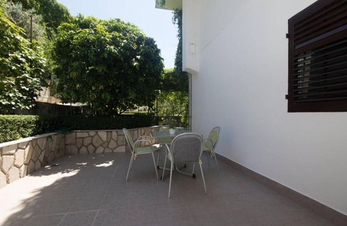 Island Hvar Apartment | Apartment in Jelsa with Terrace, Air condition, WIFI (3621-2)