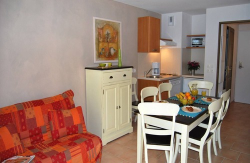Barjac Apartment | Apartment in La Closerie with Terrace