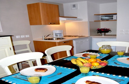 Barjac Apartment | Apartment in La Closerie with Terrace