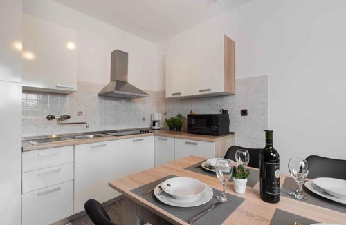 Kapelica Apartment | Apartment in Labin with Two-Bedrooms 2