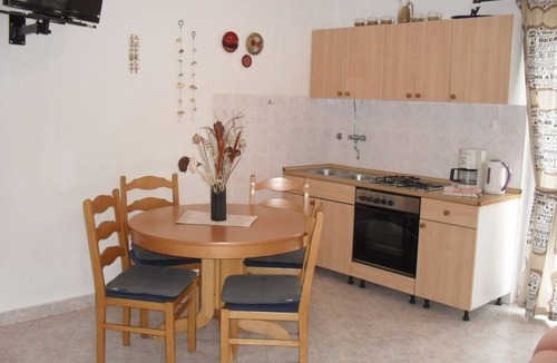 Lopar Apartment | Apartment in Lopar with Balcony, Air condition, WIFI (87-3)