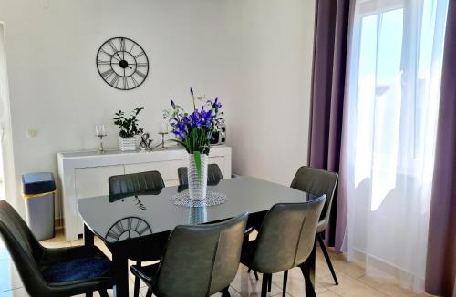 Susica Apartment | Apartment in Murter