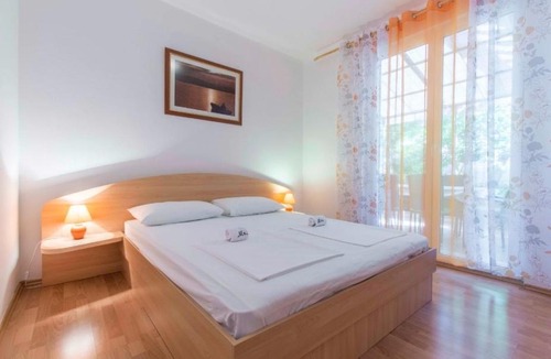 Susica Apartment | Apartment in Murter with Terrace, Air condition, WIFI, Dishwasher (4363-1)