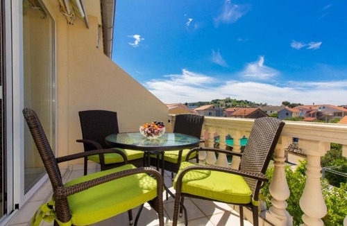 Susica Apartment | Apartment in Murter with Terrace, Air condition, WIFI (4363-2)