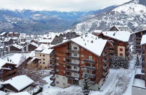 Saint-Pierre-de-Clages Apartment | Apartment in Nendaz near Ski Slopes