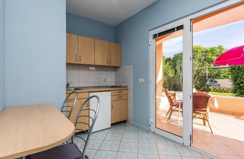 Zaton Apartment | Apartment in Nin near the Beach & Pool