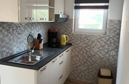 Nin Apartment | Apartment in Nin with Terrace, Air condition, WIFI (3722-2)