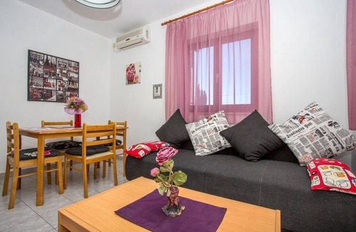 Njivice Apartment | Apartment in Njivice with Seaview, Balcony, Air condition, WIFI (4687-1)