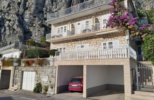 Borak Apartment | Apartment in Omiš with Seaview, Balcony, Air condition, WIFI (161-3)