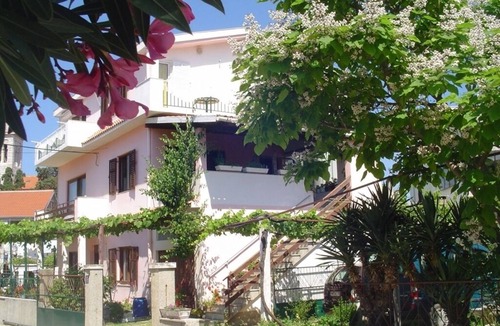 Pakostane Apartment | Apartment in Pakoštane with Terrace, WIFI (3539-4)