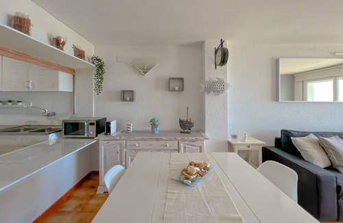 Pineda de Mar Apartment | Apartment in Pineda de Mar by the Beach