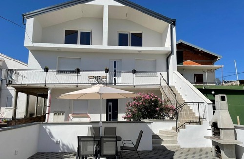 Pirovac Apartment | Apartment in Pirovac with Balcony, Air condition, WIFI (4717-1)