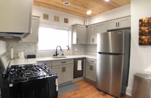 Point Breeze North Apartment | Apartment In Point Breeze