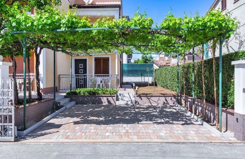 Porec Apartment | Apartment in Porec with One-Bedroom 36