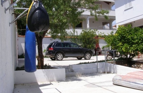 Preko Apartment | Apartment in Preko with Terrace, Air condition, WIFI, Washing machine (4568-2)