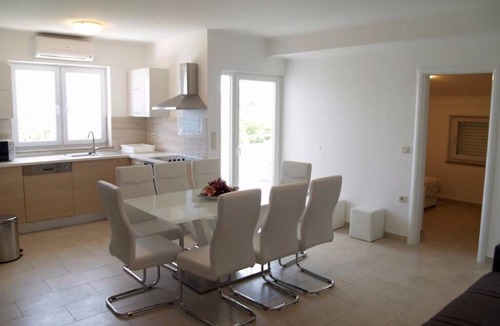 Preko Apartment | Apartment in Preko with Terrace, Air condition, WIFI, Washing machine (4568-3)