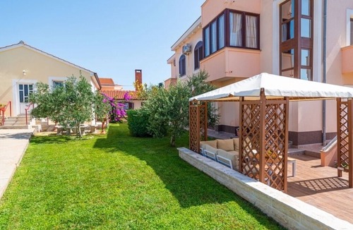 Privlaka Apartment | Apartment in Privlaka with Terrace, Air condition, WIFI, Washing machine (821-2)