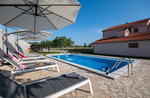 Privlaka Apartment | Apartment in Privlaka with Seaview, Balcony, Air condition, WIFI (3598-1)
