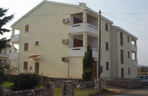 Punat Apartment | Apartment in Punat with Balcony, Air condition, WIFI, Washing machine (3590-1)