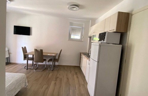 Punat Apartment | Apartment in Punat with Terrace, Air condition, WIFI, Washing machine (4534-3)